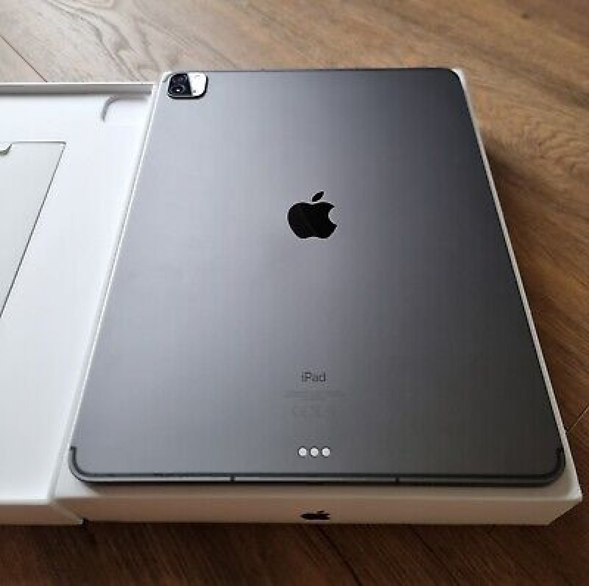 Nowość w pudełku Apple iPad Pro 2TB 12,9 cala (5. generacji) Whatsapp : +1 319-5