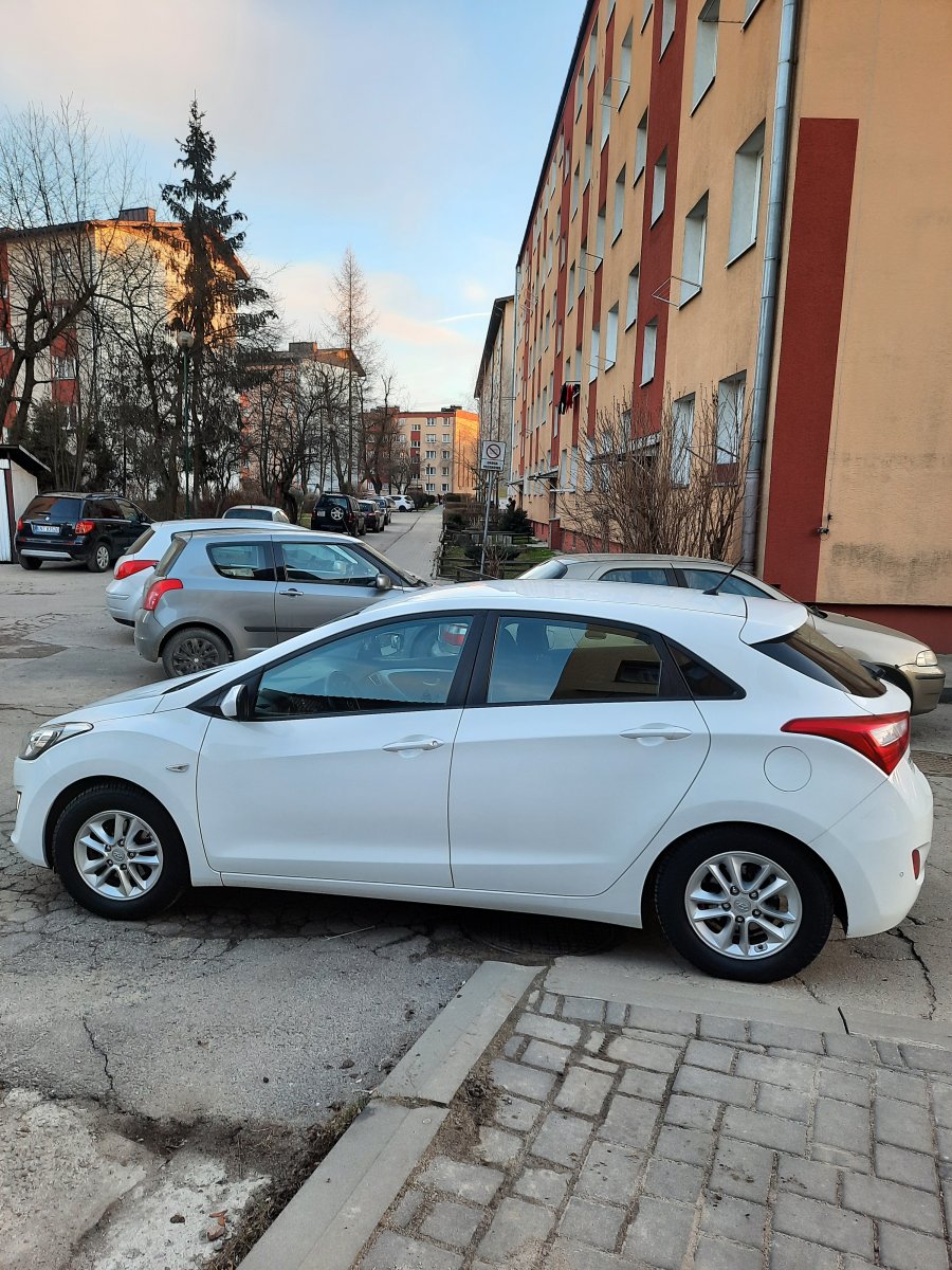 Hyundai i30 2015r.1.4 benzyna BEZWYPADKOWY salon polska