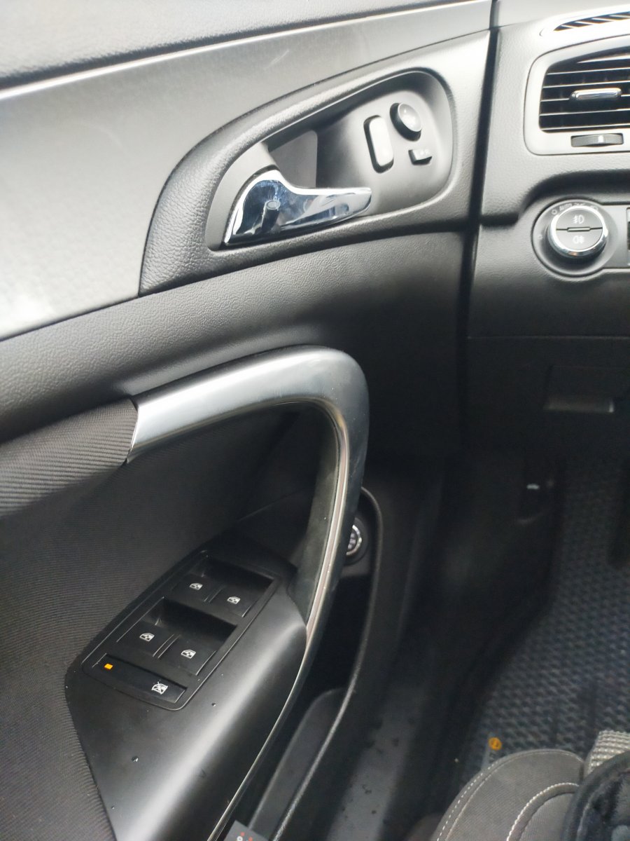 Opel insignia A 2.0 cdti 2013
