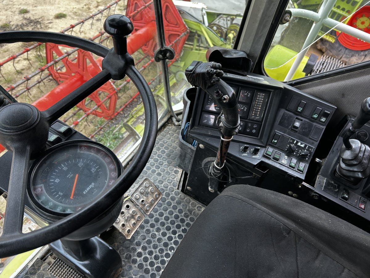 Kombajn Claas Mega 218