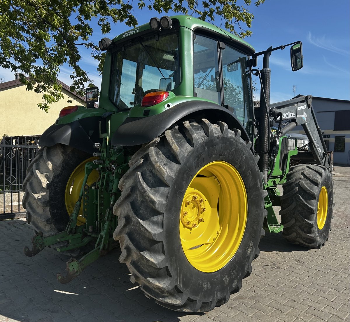 Ciągnik John Deere 6520
