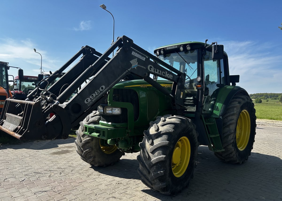 Ciągnik John Deere 6520
