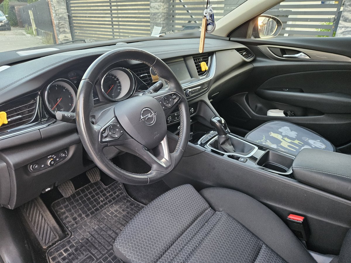 Insignia polift 2020 r. POLSKA SALON