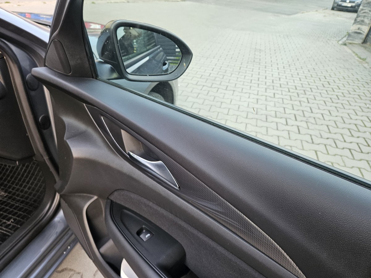 Insignia polift 2020 r. POLSKA SALON