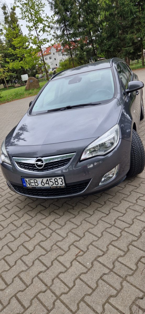Sprzedam Opel Astra J 1.7 cdti Sport Tourer 2011