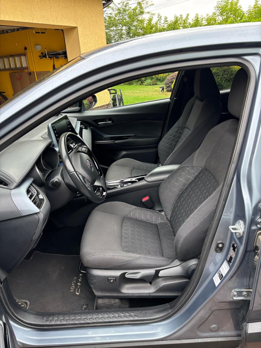 ODSTĄPIĘ LEASING – Toyota C-HR Hybrid 1.8 HSD Style 122 KM, 2020