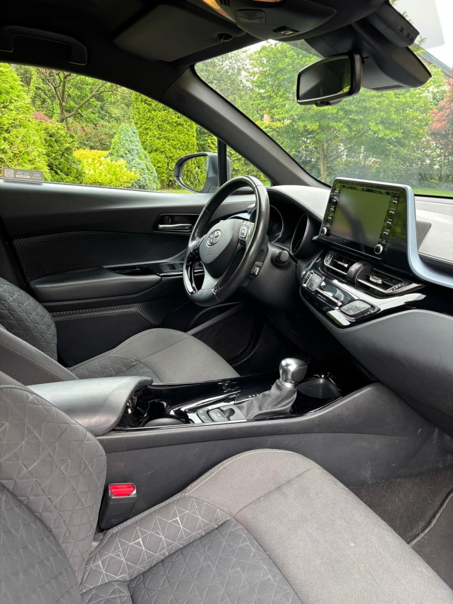 ODSTĄPIĘ LEASING – Toyota C-HR Hybrid 1.8 HSD Style 122 KM, 2020