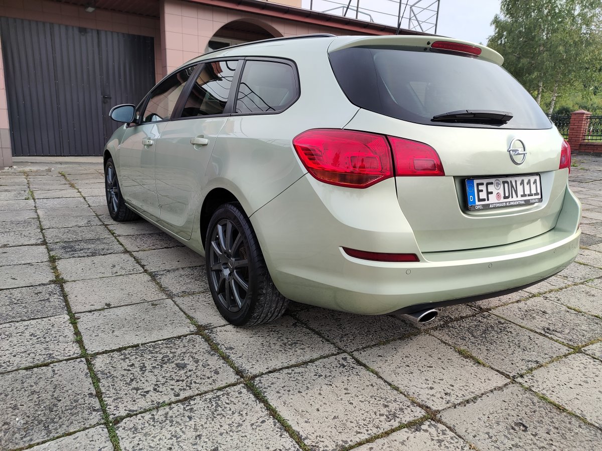 Opel Astra J 1.4 turbo benzyna