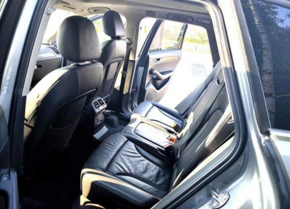 Sprzedam AUDI Q5 3.2 FSI BENZYNA 2011r