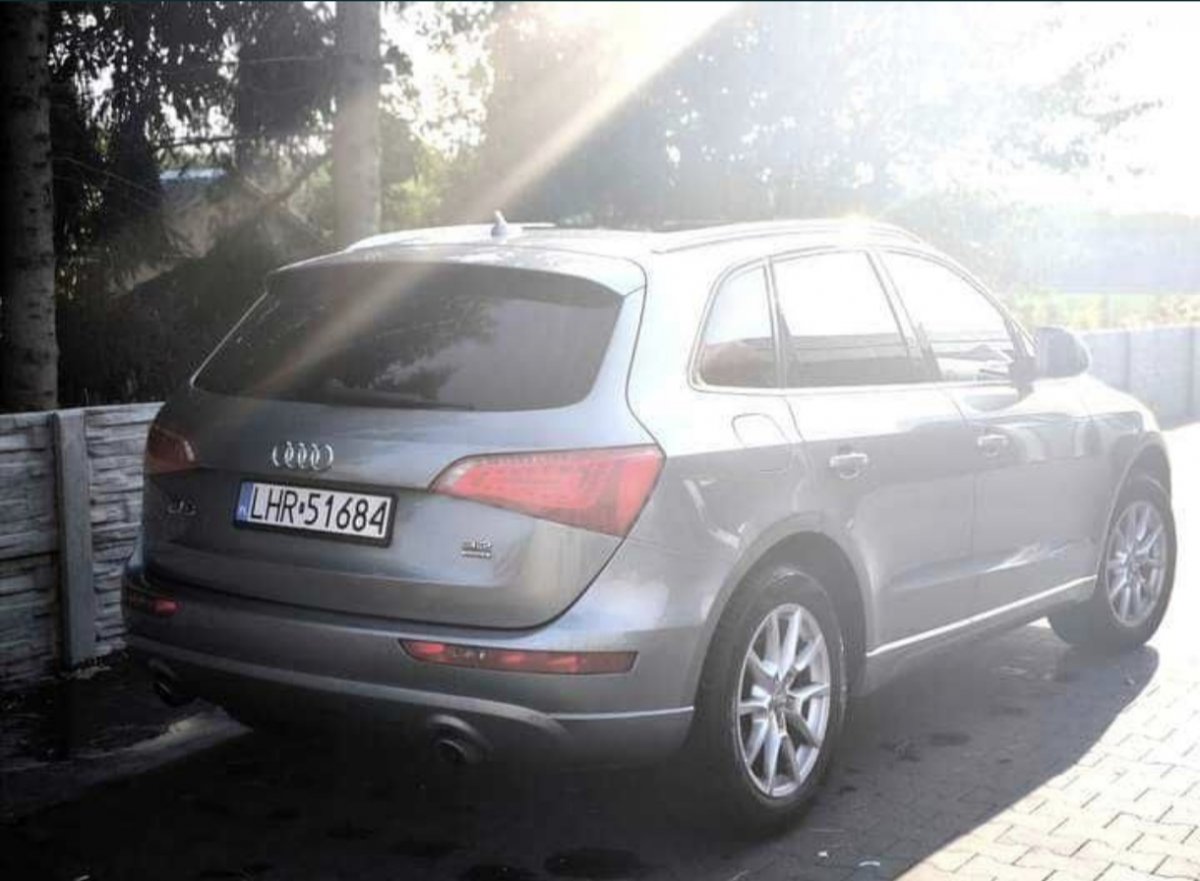 Sprzedam AUDI Q5 3.2 FSI BENZYNA 2011r