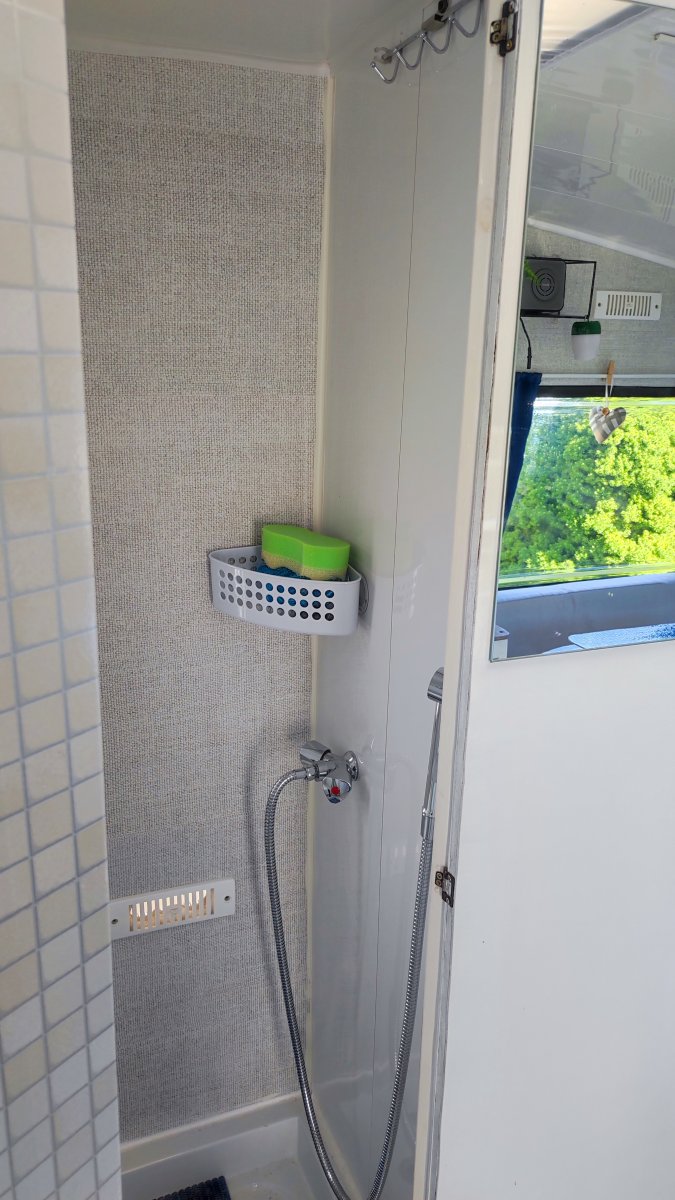 Sprzedam przyczepę Niewiadów N126N po remoncie + przedsionek + markiza
