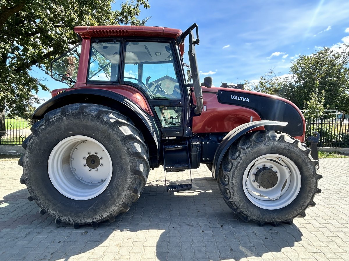Valtra T150