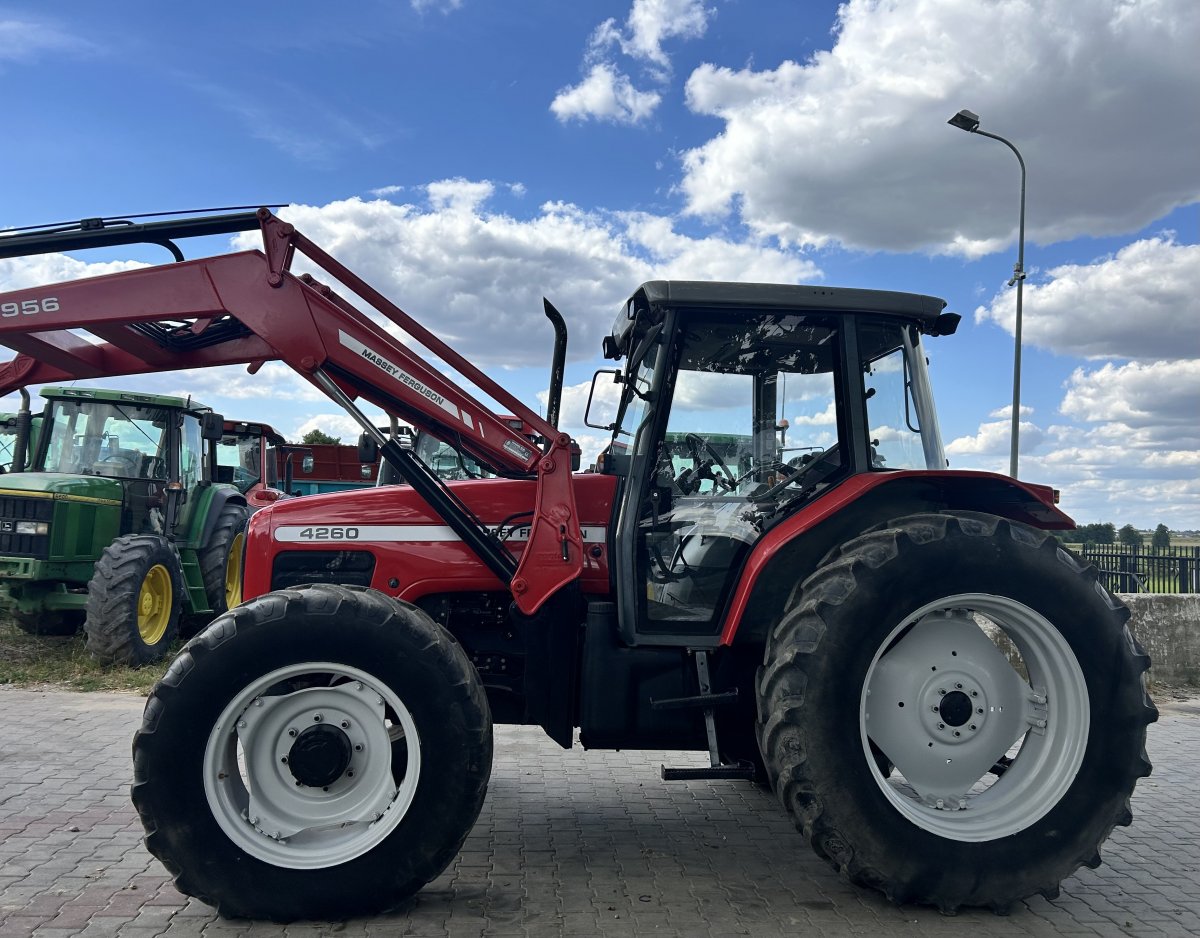 Massey Ferguson 4260