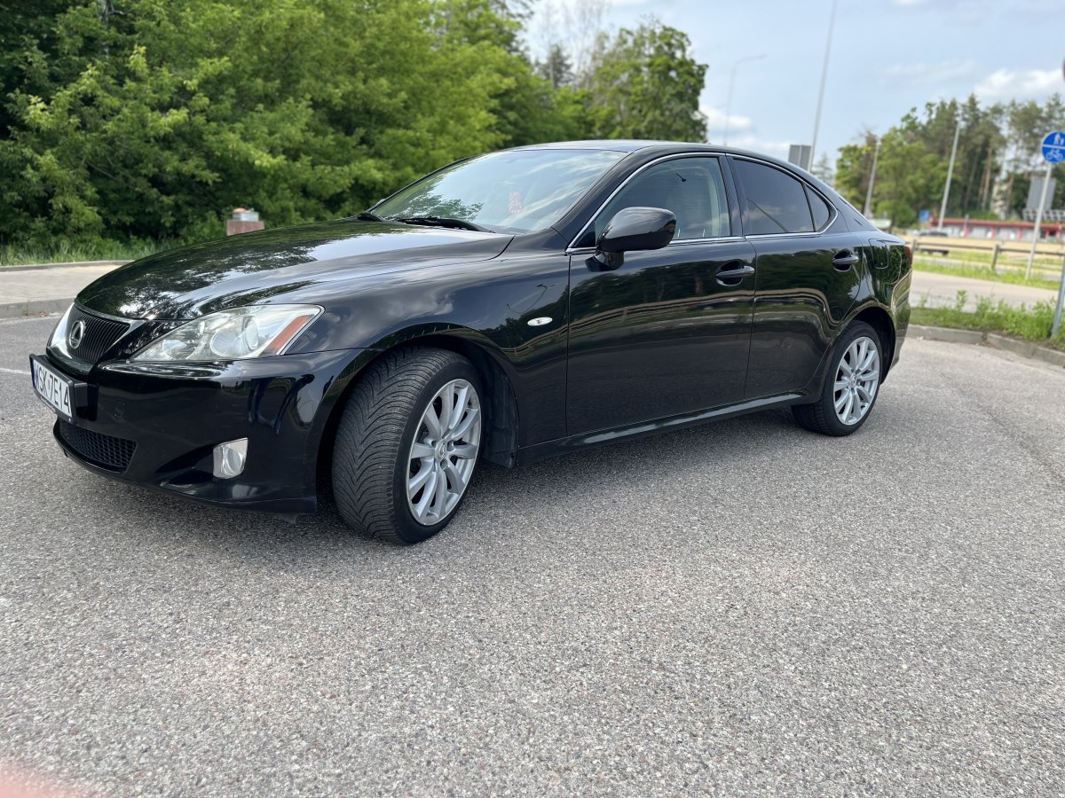 LEXUS IS220
