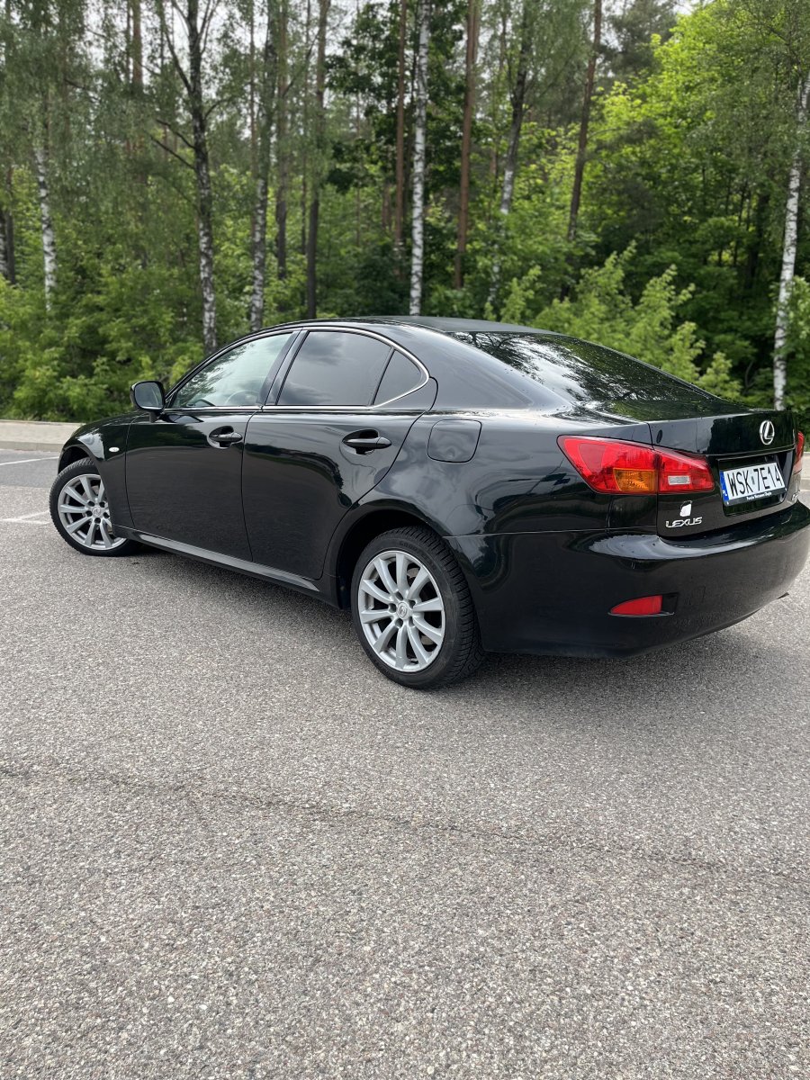 LEXUS IS220