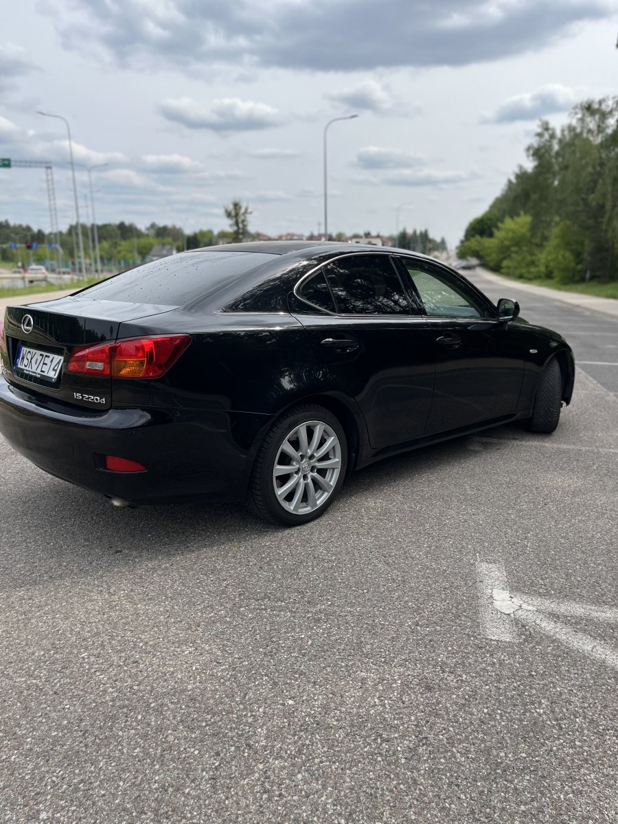 LEXUS IS220
