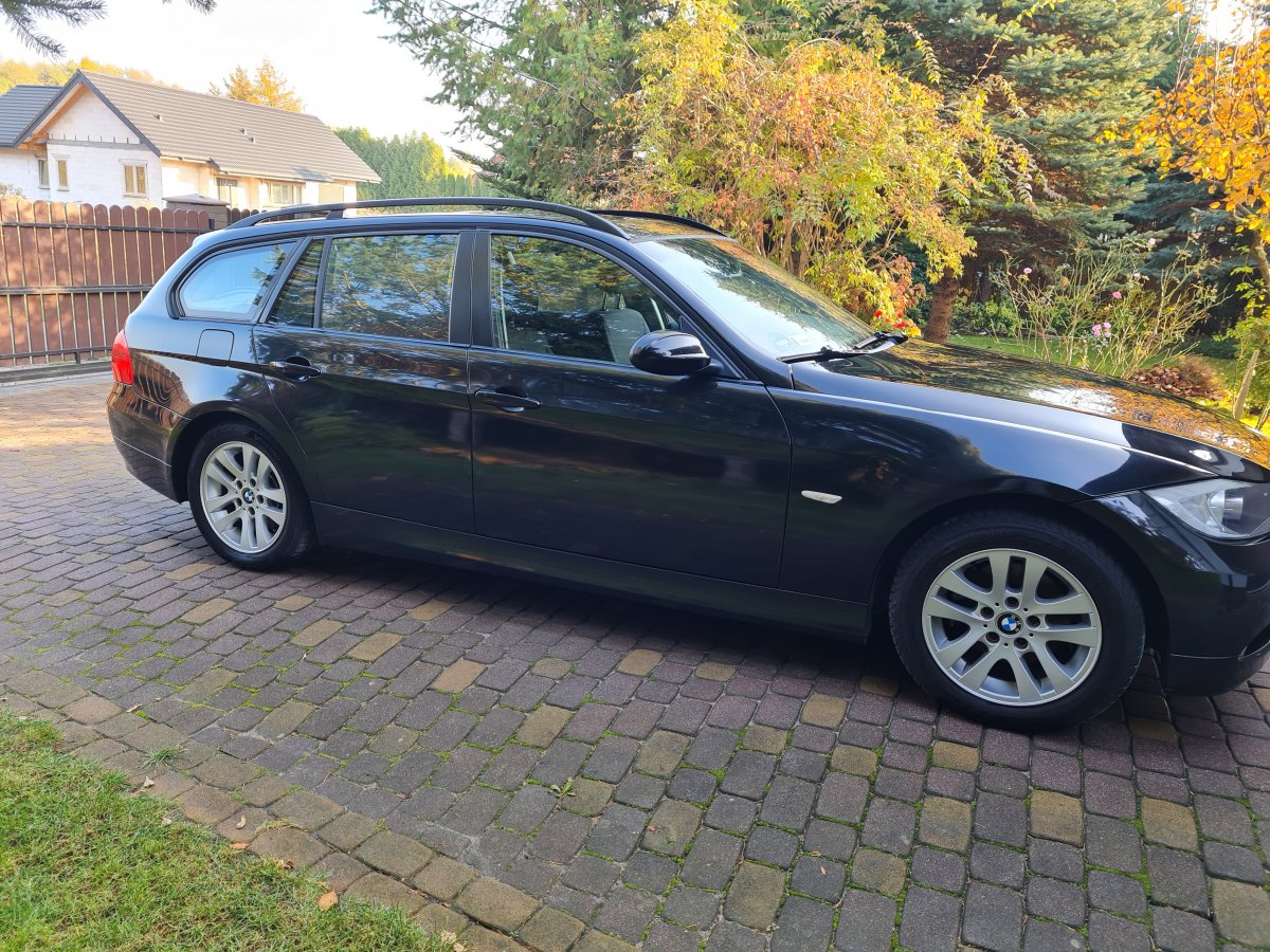 Sprzedam BMW e91 model 318i