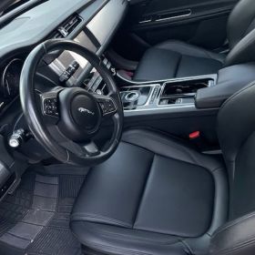 Jaguar XF 25t Premium AWD 2019
