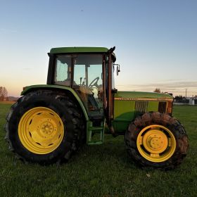 Ciągnik John Deere 6100