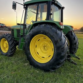 Ciągnik John Deere 6100