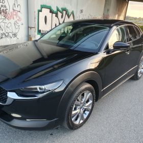 Mazda 2021 hybryda 