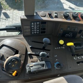Ciągnik John Deere 6520