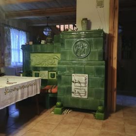 Sprzedam dom pod lasem, z dużym ogrodem.