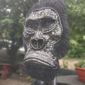 Rzeźba goryla King Konga duża z metalu zlomu