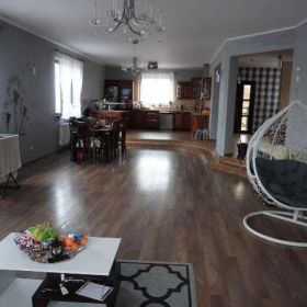 Udział 1/2 w nieruchomości zab. domem 187,51m2