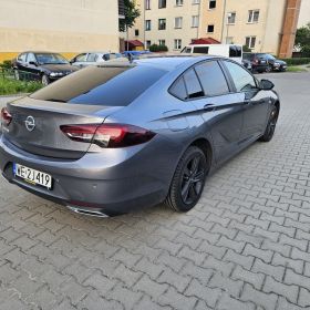 Insignia polift 2020 r. POLSKA SALON