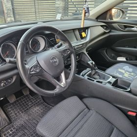 Insignia polift 2020 r. POLSKA SALON