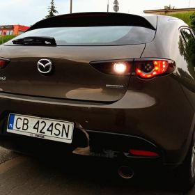 Mazda 2,0MHEV radar kamery aktywny temp. Nawi sterowana głosem BLIS grzana kiero