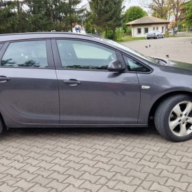 Sprzedam Opel Astra J 1.7 cdti Sport Tourer 2011