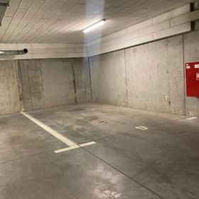 Garażowiec w Szczecinie, brama na pilota