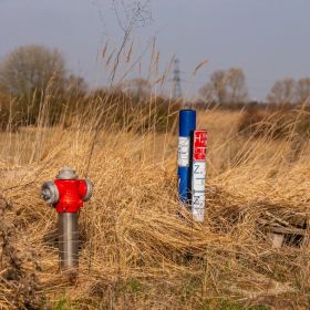 Działka w zielonej okolicy z mediami, obok widok na Odrę