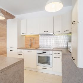 Nowa Cukrownia-Szczecin 2 pokoje, balkon i wyposażenie.