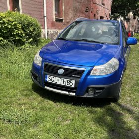 Ford fiesta i Fiat sedici 