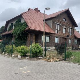 Kamienica nad jeziorem