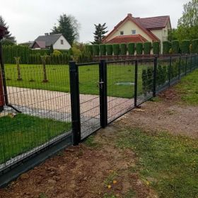 Ogrodzenia z materialami montaż panelowe 