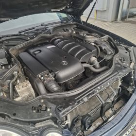 Mercedes w211 e220