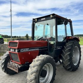 ----CASE INTERNATIONAL 745XL---