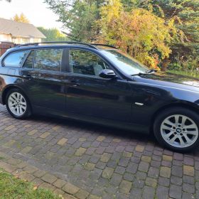Sprzedam BMW e91  model 318i 
