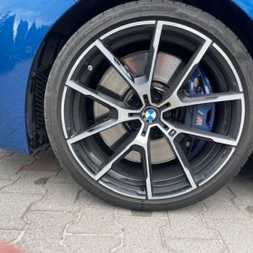BMW 850