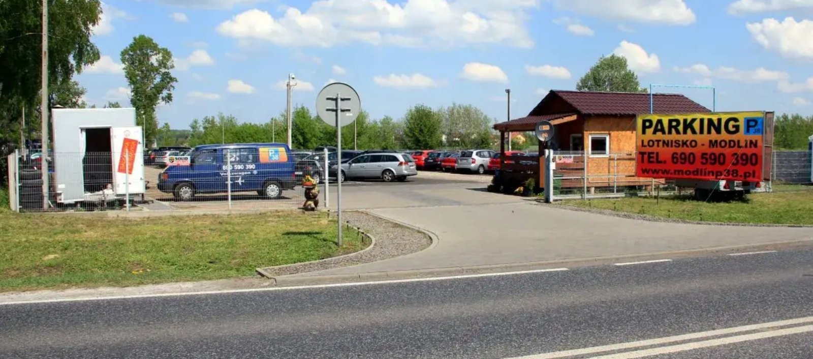 Parking Lotnisko Modlin P38