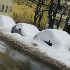 Śnieg na aucie 